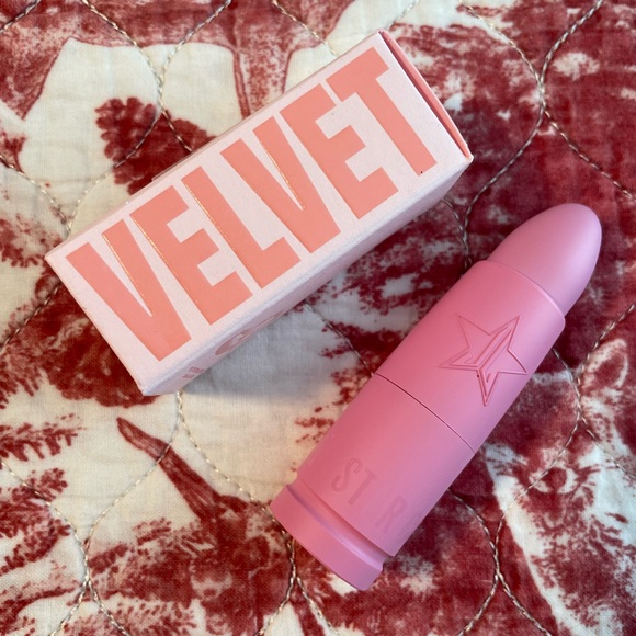 Jeffree Star Velvet Trap Lipstick in Red Affair - Picture 2 of 6